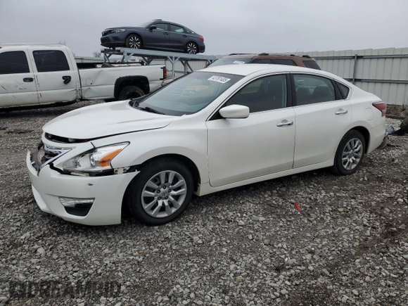 2014 Nissan Altima 2.5 with VIN 1N4AL3AP8EC203500, listed as a Copart auction lot 43761405 with 213,227 mi miles and Salvage Title. Bid and sale history available at carsss.com. Image 1.
