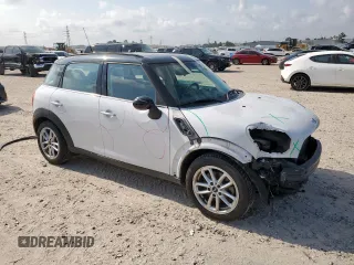 2015 MINI Countryman S с VIN WMWZC3C59FWT03482, выставлен на аукционе Copart как лот 56914825 с пробегом 63 851 миль миль и Списание • Salvage title. История ставок и продаж доступна на DreamBid. Изображение 4.