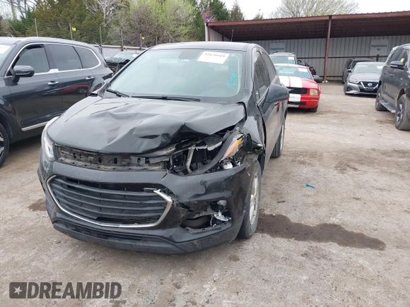2020 Chevrolet Trax LS z VIN KL7CJKSB7LB314979, wystawiony jako IAAI lot #41899919 z przebiegiem 54 233 mil mil oraz . Historia ofert i sprzedaży dostępna na DreamBid. Obrazek 2.