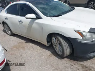 2011 Nissan Maxima SV with VIN 1N4AA5APXBC841261, listed as a IAAI auction lot 42498339 with 210,003 mi miles and . Bid and sale history available at DreamBid. Image 6.