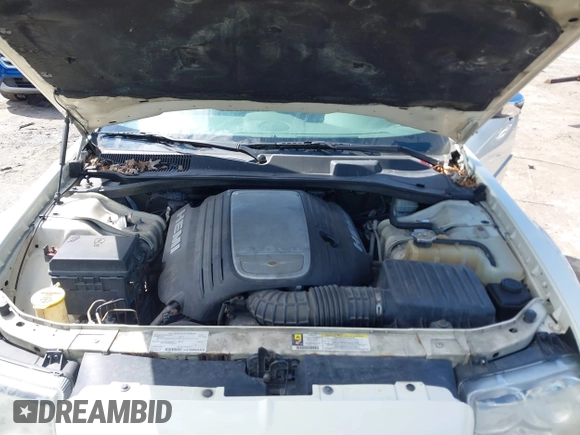 2008 Chrysler 300 C Hemi with VIN 2C3KA63H18H335807, listed as a IAAI auction lot 41986105 with 149,837 mi miles and . Bid and sale history available at carsss.com. Image 10.