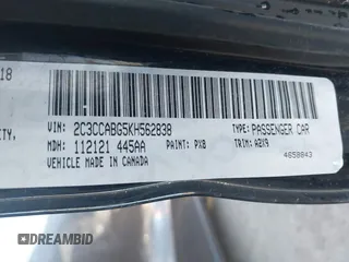 2019 Chrysler 300 S z VIN 2C3CCABG5KH562838, wystawiony jako IAAI lot #42134711 z przebiegiem 118 506 mil mil oraz . Historia ofert i sprzedaży dostępna na DreamBid. Obrazek 9.