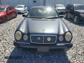 1998 Mercedes-Benz E with VIN WDBJF82F4WX012153, listed as a Copart auction lot 51848665 with 121,867 mi miles and Salvage Title. Bid and sale history available at DreamBid. Image 5.