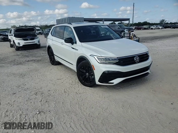 2022 Volkswagen Tiguan SE R-Line Black with VIN 3VVCB7AX1NM080975, listed as a Copart auction lot 56099945 with 42,376 mi miles and Salvage title. Bid and sale history available at DreamBid. Image 14.