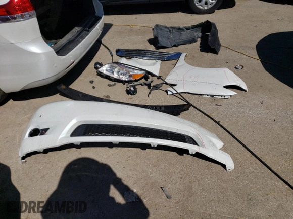 2014 Toyota Sienna XLE with VIN 5TDYK3DC6ES427920, listed as a Copart auction lot 54075594 with 127,018 mi miles and Salvage title. Bid and sale history available at DreamBid. Image 13.