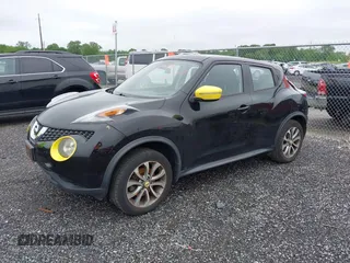2015 Nissan Juke SV z VIN JN8AF5MV6FT555181, wystawiony jako IAAI lot #42261053 z przebiegiem 167 587 mil mil oraz . Historia ofert i sprzedaży dostępna na DreamBid. Obrazek 2.