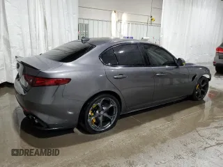 2017 Alfa Romeo Giulia with VIN ZARFAEAV6H7550942, listed as a Copart auction lot 48866585 with 25,634 mi miles and Salvage title. Bid and sale history available at DreamBid. Image 3.