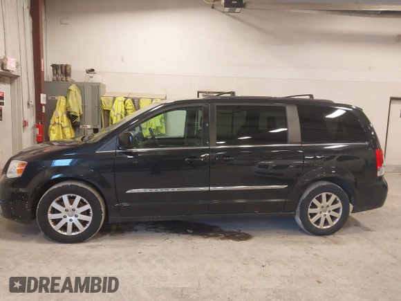 2015 Chrysler Town & Country Touring with VIN 2C4RC1BG6FR577855, listed as a IAAI auction lot 42187369 with 190,883 mi miles and . Bid and sale history available at carsss.com. Image 14.