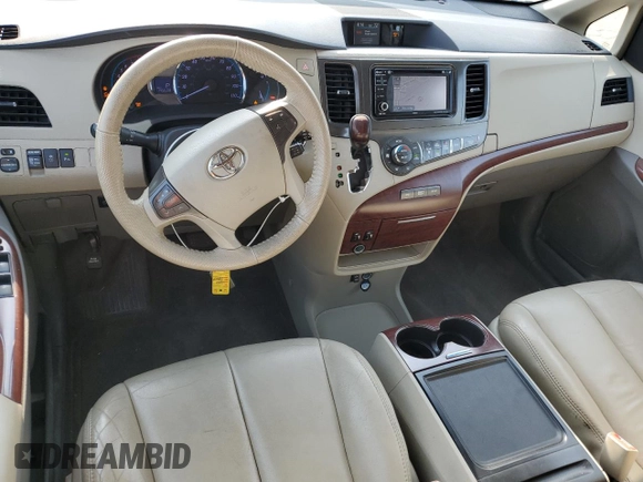 2014 Toyota Sienna XLE z VIN 5TDYK3DC2ES437683, wystawiony jako Copart lot #60549975 z przebiegiem 145 608 mil mil oraz Szkoda całkowita • Salvage title. Historia ofert i sprzedaży dostępna na DreamBid. Obrazek 8.