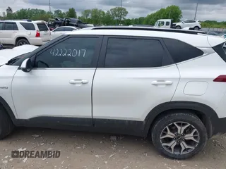 2022 Kia Seltos EX z VIN KNDERCAA0N7238739, wystawiony jako IAAI lot #42222017 z przebiegiem 72 565 mil mil oraz . Historia ofert i sprzedaży dostępna na DreamBid. Obrazek 15.