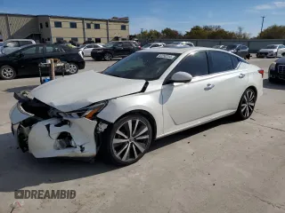 2019 Nissan Altima 2.5 Platinum with VIN 1N4BL4FV3KC114933, listed as a Copart auction lot 82250244 with 71,788 mi miles and Salvage Title. Bid and sale history available at carsss.com. Image 1.