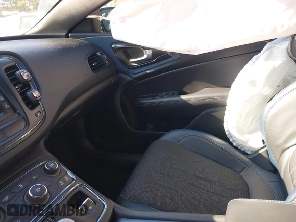 2015 Chrysler 200 S with VIN 1C3CCCDG6FN727592, listed as a IAAI auction lot 41769446 with 27,542 mi miles. Bid and sale history available at carsss.com. Image 5.