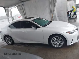 2021 Lexus IS 300 z VIN JTHCA1D2XM5112467, wystawiony jako IAAI lot #41944802 z przebiegiem 53 333 mil mil oraz . Historia ofert i sprzedaży dostępna na DreamBid. Obrazek 13.