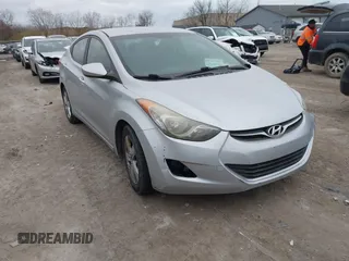2013 Hyundai Elantra GLS z VIN 5NPDH4AE8DH274678, wystawiony jako IAAI lot #42038774 z przebiegiem 171 504 mil mil oraz . Historia ofert i sprzedaży dostępna na DreamBid. Obrazek 1.