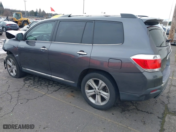 2013 Toyota Highlander Limited with VIN 5TDYK3EH5DS092173, listed as a IAAI auction lot 41484395 with 119,138 mi miles. Bid and sale history available at carsss.com. Image 3.