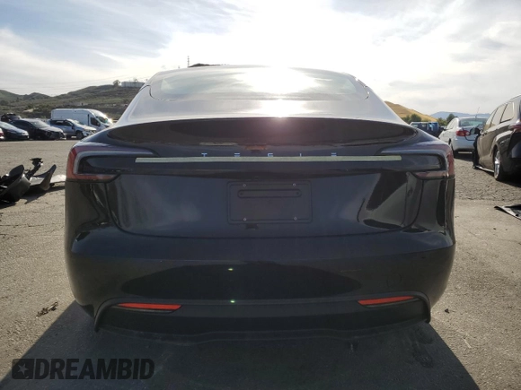 2025 Tesla Model 3 Long Range z VIN 5YJ3E1EA9SF924138, wystawiony jako Copart lot #48324125 z przebiegiem 2 445 mil mil oraz Szkoda całkowita • Salvage title. Historia ofert i sprzedaży dostępna na DreamBid. Obrazek 6.