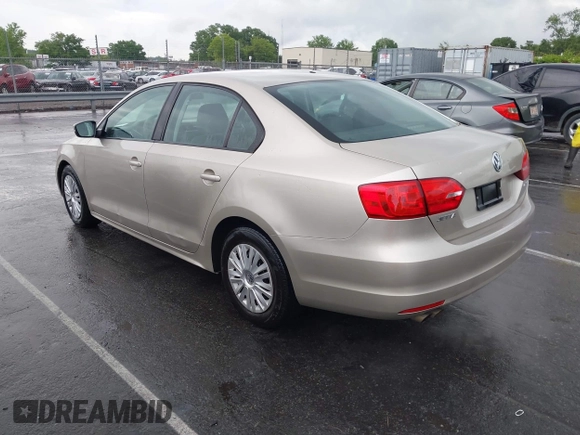 2012 Volkswagen Jetta SE z VIN 3VWDP7AJ5CM461691, wystawiony jako IAAI lot #42237130 z przebiegiem 102 664 mil mil oraz . Historia ofert i sprzedaży dostępna na DreamBid. Obrazek 3.