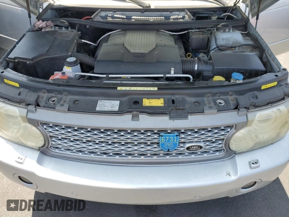 2007 Land Rover Range Rover SC z VIN SALMF13437A255355, wystawiony jako Copart lot #61262195 z przebiegiem Nie podano mil oraz Czysty tytuł • Clean title. Historia ofert i sprzedaży dostępna na DreamBid. Obrazek 12.