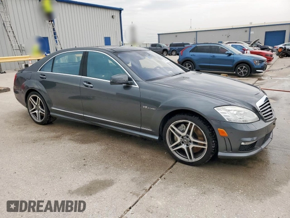 2012 Mercedes-Benz S 63 AMG z VIN WDDNG7EB1CA435991, wystawiony jako Copart lot #57146435 z przebiegiem 117 647 mil mil oraz Szkoda całkowita • Salvage title. Historia ofert i sprzedaży dostępna na DreamBid. Obrazek 4.
