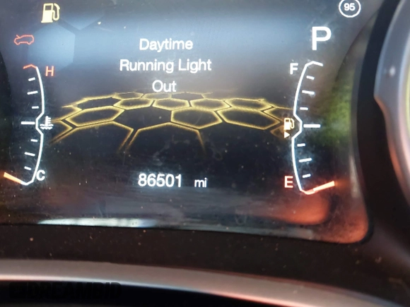 2020 Jeep Compass Latitude z VIN 3C4NJCBB6LT229969, wystawiony jako IAAI lot #42232500 z przebiegiem 86 501 mil mil oraz . Historia ofert i sprzedaży dostępna na DreamBid. Obrazek 16.
