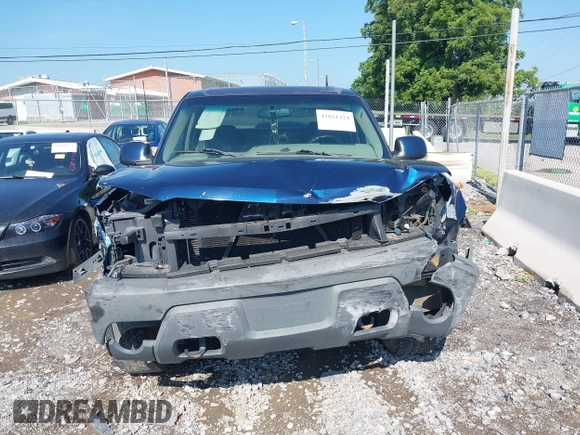 2002 Chevrolet Avalanche with VIN 3GNEK13T32G147690, listed as a IAAI auction lot 42811424 with Not provided miles and . Bid and sale history available at DreamBid. Image 6.