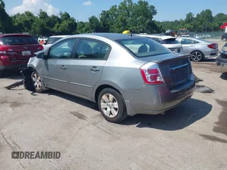 2011 Nissan Sentra 2.0 z VIN 3N1AB6AP9BL636499, wystawiony jako IAAI lot #42719347 z przebiegiem 199 162 mil mil oraz . Historia ofert i sprzedaży dostępna na DreamBid. Obrazek 3.