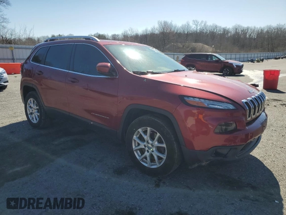 2017 Jeep Cherokee Latitude with VIN 1C4PJMCS6HW635622, listed as a Copart auction lot 49490495 with 136,102 mi miles and Salvage Title. Bid and sale history available at DreamBid. Image 4.