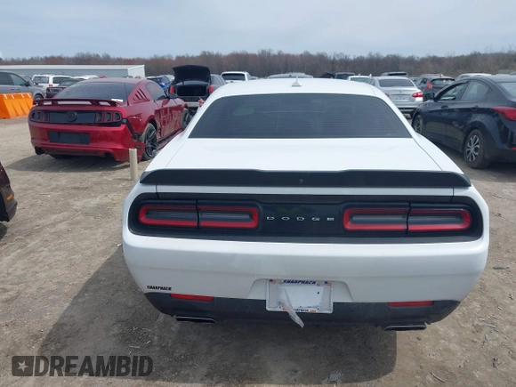 2016 Dodge Challenger R/T Scat Pack z VIN 2C3CDZFJ2GH263624, wystawiony jako IAAI lot #41998240 z przebiegiem 51 784 mil mil oraz . Historia ofert i sprzedaży dostępna na DreamBid. Obrazek 16.