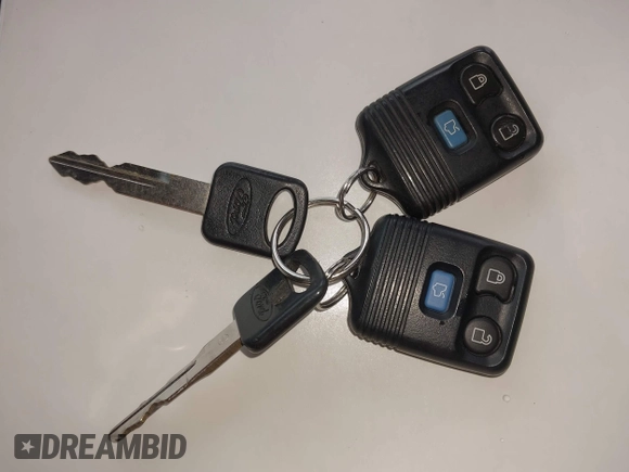 2017 Ford Police Interceptor Utility z VIN 1FM5K8AT8HGC25644, wystawiony jako IAAI lot #42223936 z przebiegiem 199 948 mil mil oraz . Historia ofert i sprzedaży dostępna na DreamBid. Obrazek 11.