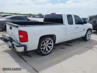 2011 Chevrolet Silverado 1500 LT with VIN 1GCRCSE07BZ103076, listed as a IAAI auction lot 41947829 with 206,666 mi miles. Bid and sale history available at carsss.com. Image 4.