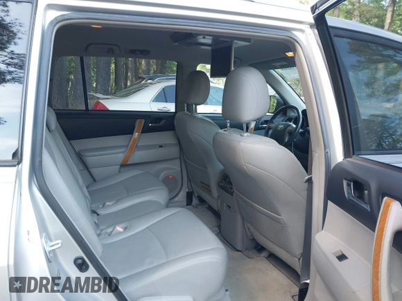 2008 Toyota Highlander Hybrid Limited with VIN JTEEW44AX82024042, listed as a IAAI auction lot 42116069 with 358,321 mi miles. Bid and sale history available at carsss.com. Image 8.