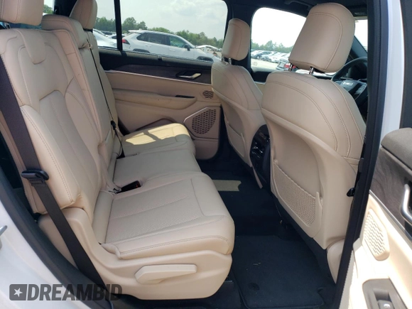 2025 Jeep Grand Cherokee Limited z VIN 1C4RJKBG9S8635667, wystawiony jako Copart lot #59854665 z przebiegiem 6 250 mil mil oraz Szkoda całkowita • Salvage title. Historia ofert i sprzedaży dostępna na DreamBid. Obrazek 11.