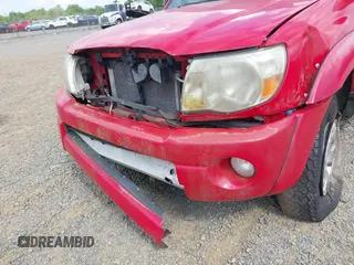 2006 Toyota Tacoma PreRunner z VIN 5TEJU62N26Z220964, wystawiony jako IAAI lot #42234492 z przebiegiem 224 659 mil mil oraz . Historia ofert i sprzedaży dostępna na DreamBid. Obrazek 6.