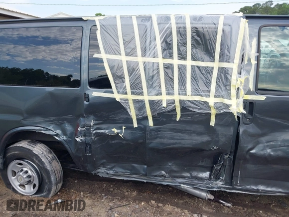 2014 Chevrolet Express Passenger LS with VIN 1GAWGPFG6E1173373, listed as a IAAI auction lot 42275513 with 26,642 mi miles and . Bid and sale history available at DreamBid. Image 6.