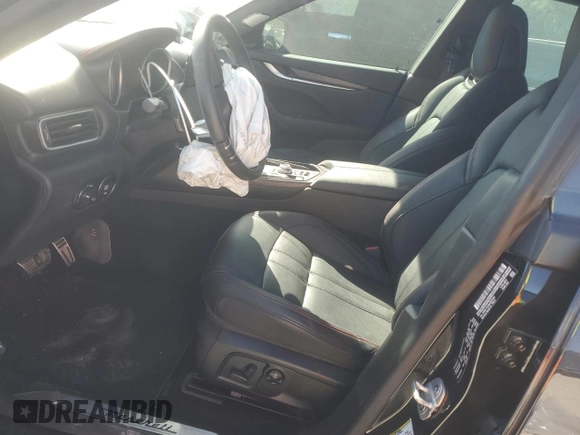 2018 Maserati Levante S GranSport z VIN ZN661YUS6JX297381, wystawiony jako Copart lot #75981804 z przebiegiem Nie podano mil oraz Szkoda całkowita • Salvage title. Historia ofert i sprzedaży dostępna na DreamBid. Obrazek 7.