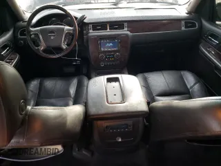2007 GMC Sierra Denali z VIN 2GTEK638871647619, wystawiony jako Copart lot #87850375 z przebiegiem 158 019 mil mil oraz Szkody całkowita. Historia ofert i sprzedaży dostępna na DreamBid. Obrazek 8.