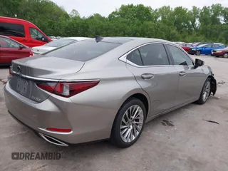 2019 Lexus ES 350 with VIN 58ABZ1B14KU030063, listed as a IAAI auction lot 42152099 with 71,017 mi miles and . Bid and sale history available at DreamBid. Image 4.