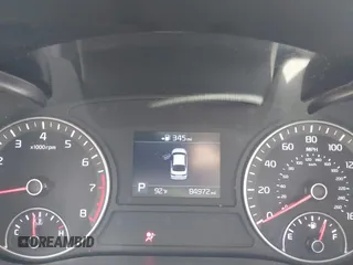 2020 Kia Optima LX z VIN 5XXGT4L38LG447472, wystawiony jako IAAI lot #42192053 z przebiegiem 84 972 mil mil oraz . Historia ofert i sprzedaży dostępna na DreamBid. Obrazek 7.