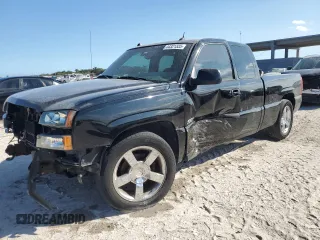 2005 Chevrolet Silverado SS z VIN 2GCEC19N951370022, wystawiony jako Copart lot #44321335 z przebiegiem 160 064 mil mil oraz Szkody całkowita. Historia ofert i sprzedaży dostępna na DreamBid. Obrazek 1.