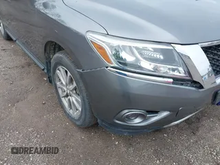 2015 Nissan Pathfinder SV with VIN 5N1AR2MN5FC702068, listed as a IAAI auction lot 41404755 with 179,926 mi miles. Bid and sale history available at carsss.com. Image 17.