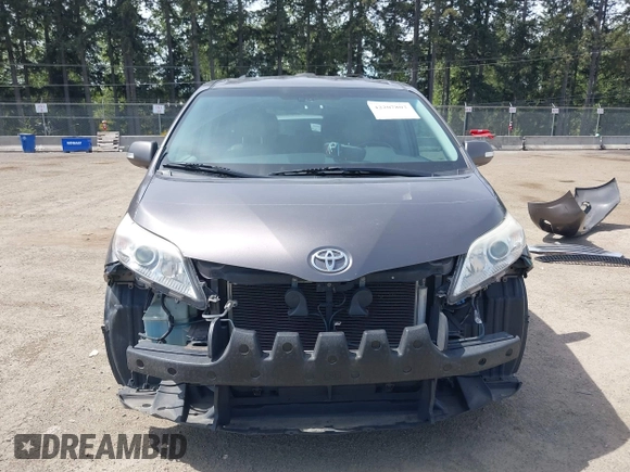 2013 Toyota Sienna XLE with VIN 5TDDK3DC0DS053480, listed as a IAAI auction lot 42207803 with Not Provided miles and . Bid and sale history available at DreamBid. Image 13.
