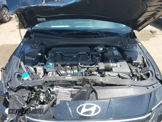 2025 Hyundai Elantra SEL Convenience z VIN KMHLS4DG9SU910615, wystawiony jako IAAI lot #42296527 z przebiegiem 11 590 mil mil oraz . Historia ofert i sprzedaży dostępna na DreamBid. Obrazek 10.
