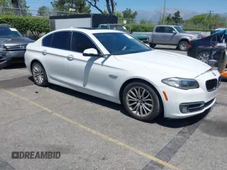 2015 BMW 5 Series 528i z VIN WBA5A5C58FD514538, wystawiony jako IAAI lot #42301127 z przebiegiem 147 084 mil mil oraz . Historia ofert i sprzedaży dostępna na DreamBid. Obrazek 1.