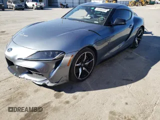 2022 Toyota Supra 3.0 z VIN WZ1DB0C05NW047232, wystawiony jako Copart lot #40346433 z przebiegiem 15 022 mil mil oraz . Historia ofert i sprzedaży dostępna na DreamBid. Obrazek 1.