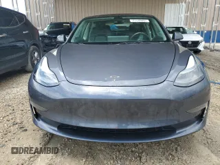 2022 Tesla Model 3 z VIN 5YJ3E1EA3NF287056, wystawiony jako Copart lot #58954225 z przebiegiem 132 196 mil mil oraz Czysty tytuł • Clean title. Historia ofert i sprzedaży dostępna na DreamBid. Obrazek 5.