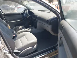 2004 Volkswagen Passat GLS z VIN WVWPD63B64P042673, wystawiony jako IAAI lot #42467361 z przebiegiem 259 067 mil mil oraz . Historia ofert i sprzedaży dostępna na DreamBid. Obrazek 5.