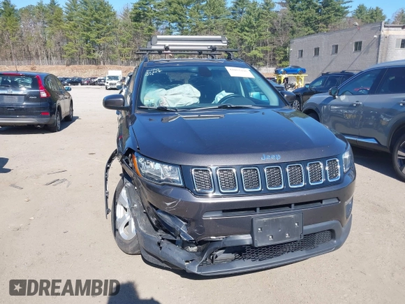 2018 Jeep Compass Latitude z VIN 3C4NJDBB3JT401720, wystawiony jako IAAI lot #42055295 z przebiegiem 55 649 mil mil oraz . Historia ofert i sprzedaży dostępna na DreamBid. Obrazek 12.