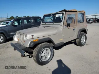 1995 Jeep Wrangler S with VIN 1J4FY19P4SP297464, listed as a Copart auction lot 82138474 with 177,010 mi miles and Clean Title. Bid and sale history available at carsss.com. Image 1.