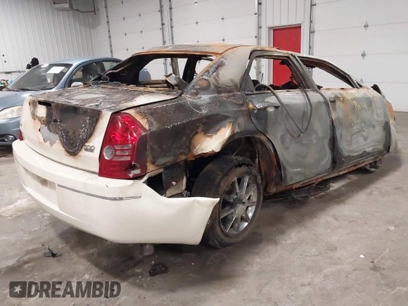2010 Chrysler 300 Touring with VIN 2C3CK5CV8AH179207, listed as a IAAI auction lot 42040033 with 1 mi miles. Bid and sale history available at carsss.com. Image 4.