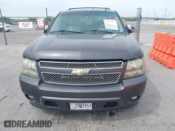 2011 Chevrolet Suburban LT with VIN 1GNSCJE03BR255374, listed as a IAAI auction lot 41909327 with 279,698 mi miles. Bid and sale history available at carsss.com. Image 12.